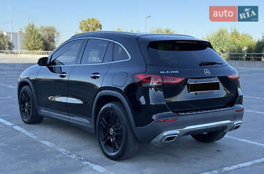 Внедорожник / Кроссовер Mercedes-Benz GLA-Class 2020 в 