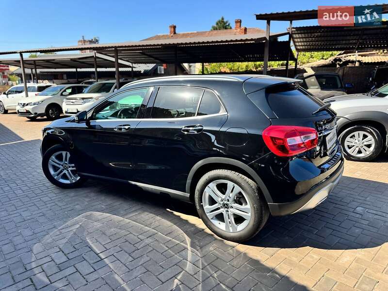 Внедорожник / Кроссовер Mercedes-Benz GLA-Class 2019 в Кривом Роге