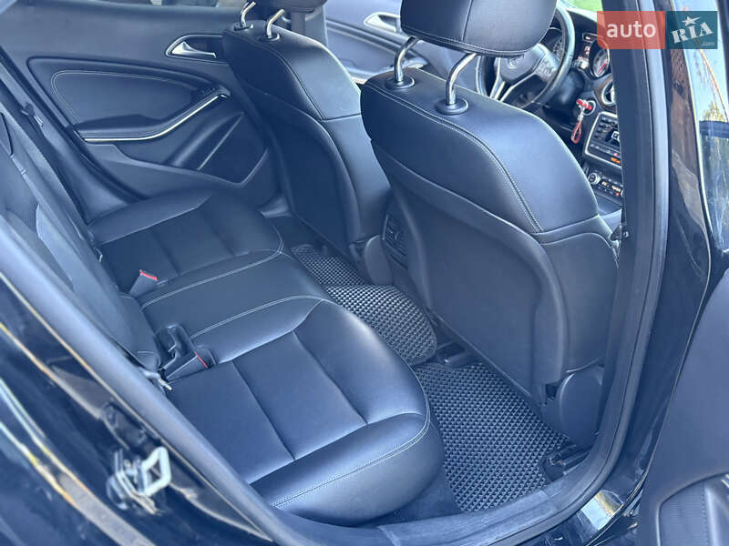 Внедорожник / Кроссовер Mercedes-Benz GLA-Class 2015 в Киеве