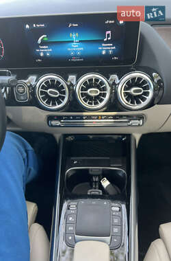 Внедорожник / Кроссовер Mercedes-Benz GLA-Class 2021 в 