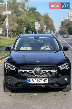Mercedes-Benz GLA-Class 2021