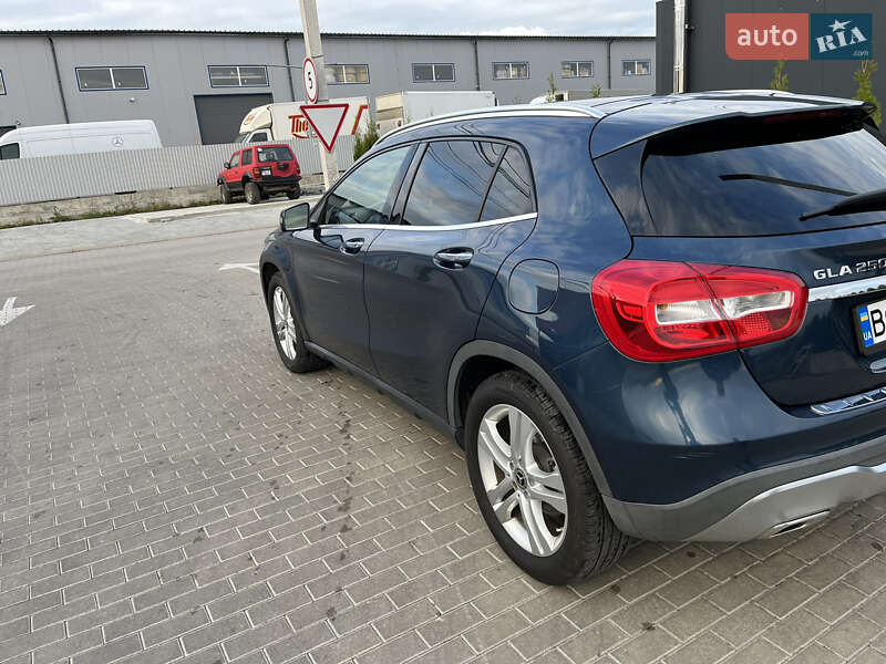 Внедорожник / Кроссовер Mercedes-Benz GLA-Class 2019 в Львове фото 7 Внедорожник / Кроссовер Mercedes-Benz GLA-Class 2019 в Львове