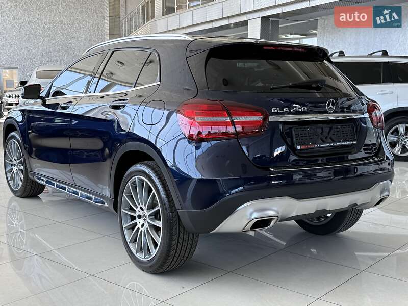 Внедорожник / Кроссовер Mercedes-Benz GLA-Class 2019 в Одессе