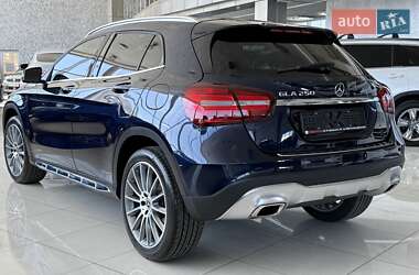 Внедорожник / Кроссовер Mercedes-Benz GLA-Class 2019 в 