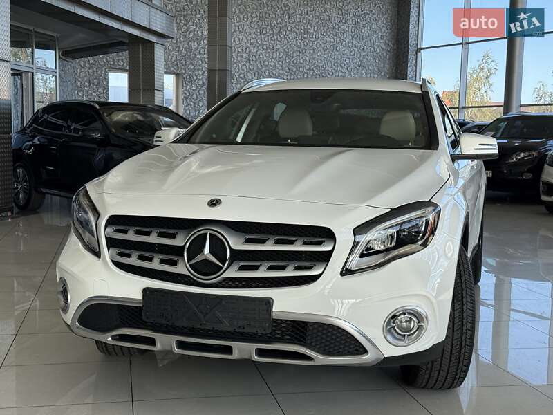 Позашляховик / Кросовер Mercedes-Benz GLA-Class 2019 в 