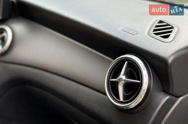 Позашляховик / Кросовер Mercedes-Benz GLA-Class 2015 в 