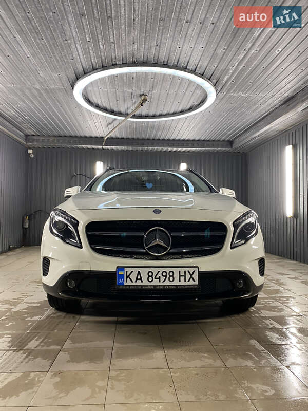 Внедорожник / Кроссовер Mercedes-Benz GLA-Class 2015 в Киеве