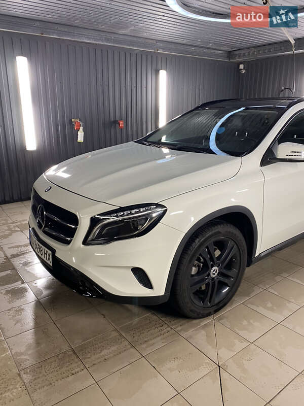 Внедорожник / Кроссовер Mercedes-Benz GLA-Class 2015 в Киеве