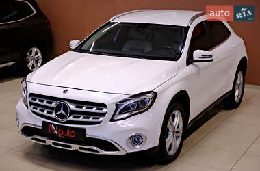 Позашляховик / Кросовер Mercedes-Benz GLA-Class 2018 в 