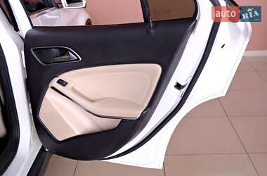 Позашляховик / Кросовер Mercedes-Benz GLA-Class 2018 в 
