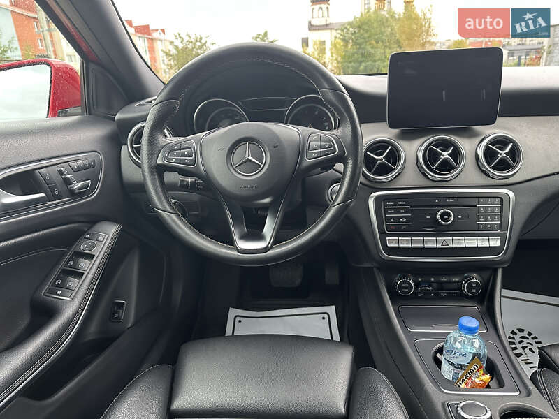Внедорожник / Кроссовер Mercedes-Benz GLA-Class 2018 в Ровно