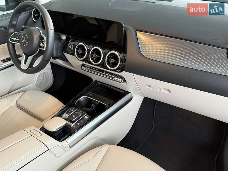 Внедорожник / Кроссовер Mercedes-Benz GLA-Class 2022 в Одессе