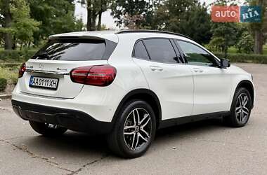 Внедорожник / Кроссовер Mercedes-Benz GLA-Class 2017 в 