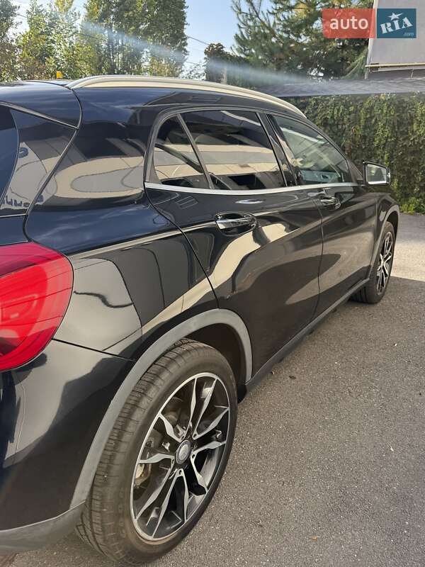 Внедорожник / Кроссовер Mercedes-Benz GLA-Class 2016 в Харькове