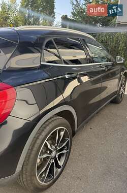Внедорожник / Кроссовер Mercedes-Benz GLA-Class 2016 в 