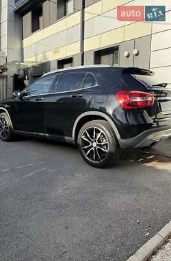 Внедорожник / Кроссовер Mercedes-Benz GLA-Class 2016 в 