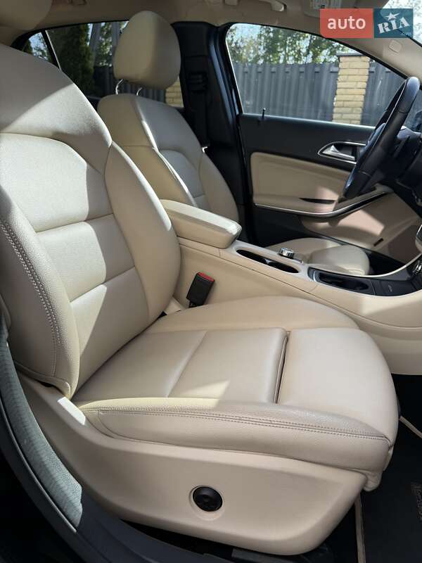 Внедорожник / Кроссовер Mercedes-Benz GLA-Class 2016 в Харькове