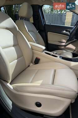 Внедорожник / Кроссовер Mercedes-Benz GLA-Class 2016 в 