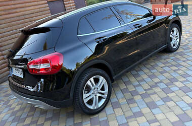 Позашляховик / Кросовер Mercedes-Benz GLA-Class 2015 в 