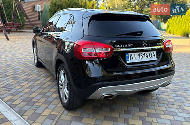 Позашляховик / Кросовер Mercedes-Benz GLA-Class 2015 в 
