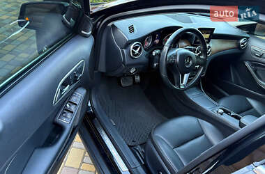 Позашляховик / Кросовер Mercedes-Benz GLA-Class 2015 в 