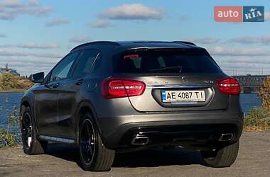 Позашляховик / Кросовер Mercedes-Benz GLA-Class 2016 в 