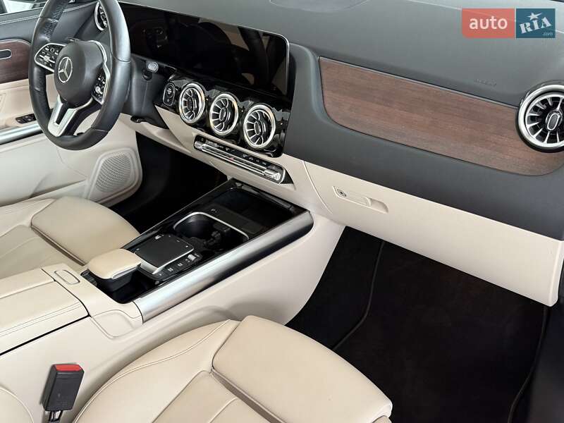 Внедорожник / Кроссовер Mercedes-Benz GLA-Class 2023 в Одессе