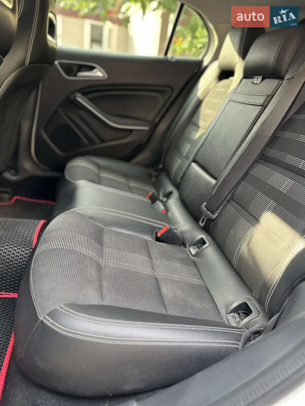 Позашляховик / Кросовер Mercedes-Benz GLA-Class 2017 в П'ятихатках