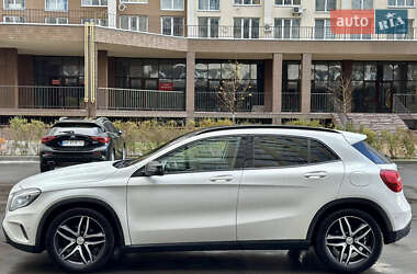 Позашляховик / Кросовер Mercedes-Benz GLA-Class 2015 в 