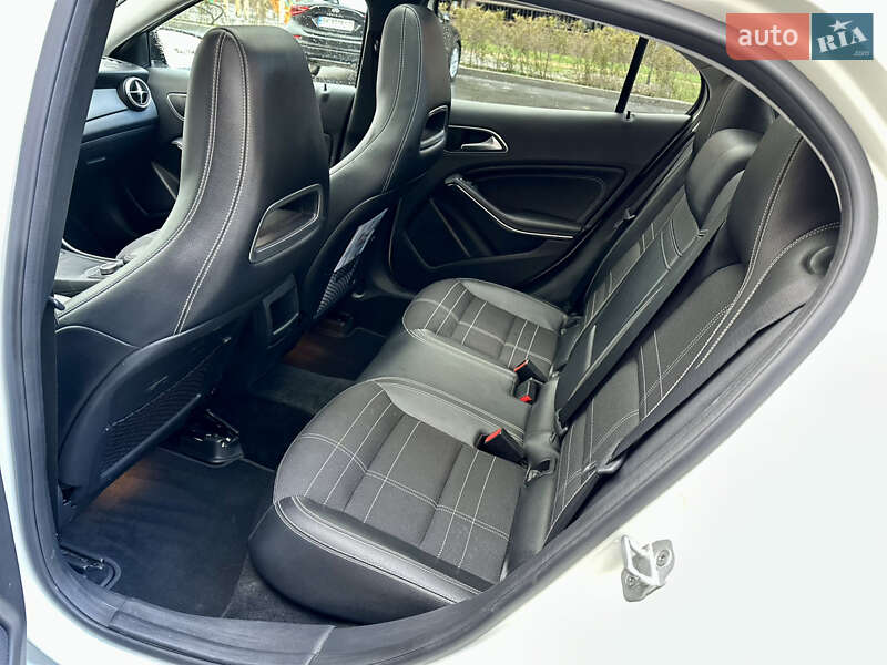 Позашляховик / Кросовер Mercedes-Benz GLA-Class 2015 в Києві