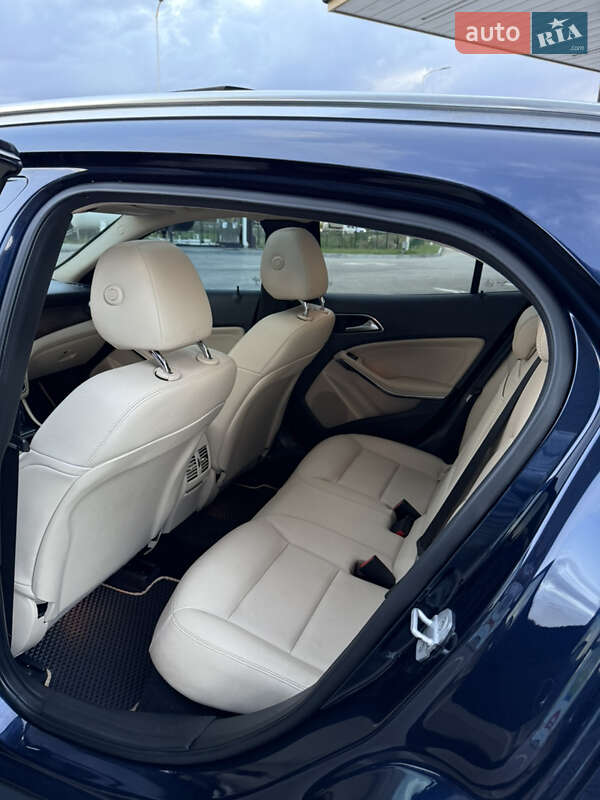 Внедорожник / Кроссовер Mercedes-Benz GLA-Class 2017 в Днепре