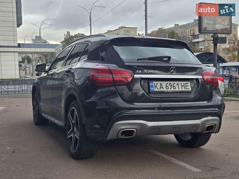 Внедорожник / Кроссовер Mercedes-Benz GLA-Class 2015 в Киеве