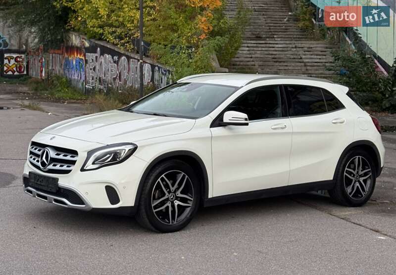 Mercedes-Benz GLA-Class 2017 Mercedes-Benz GLA-Class 2017