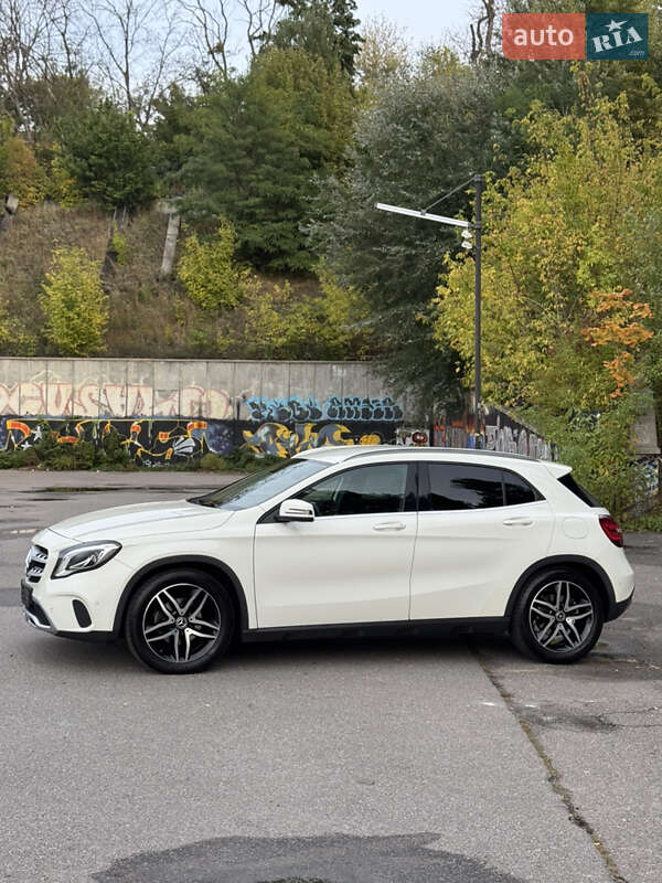 Внедорожник / Кроссовер Mercedes-Benz GLA-Class 2017 в Киеве фото 4 Внедорожник / Кроссовер Mercedes-Benz GLA-Class 2017 в Киеве