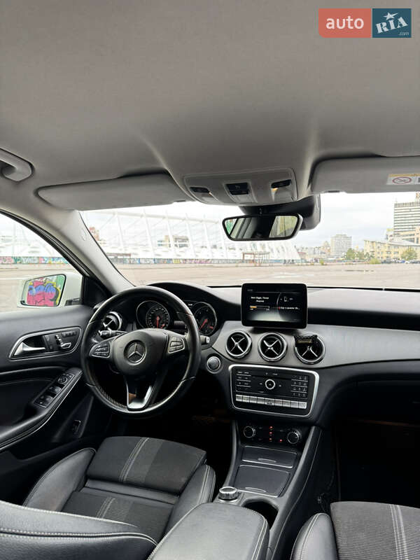 Внедорожник / Кроссовер Mercedes-Benz GLA-Class 2017 в Киеве фото 19 Внедорожник / Кроссовер Mercedes-Benz GLA-Class 2017 в Киеве