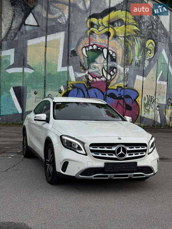 Внедорожник / Кроссовер Mercedes-Benz GLA-Class 2017 в Киеве фото 14 Внедорожник / Кроссовер Mercedes-Benz GLA-Class 2017 в Киеве