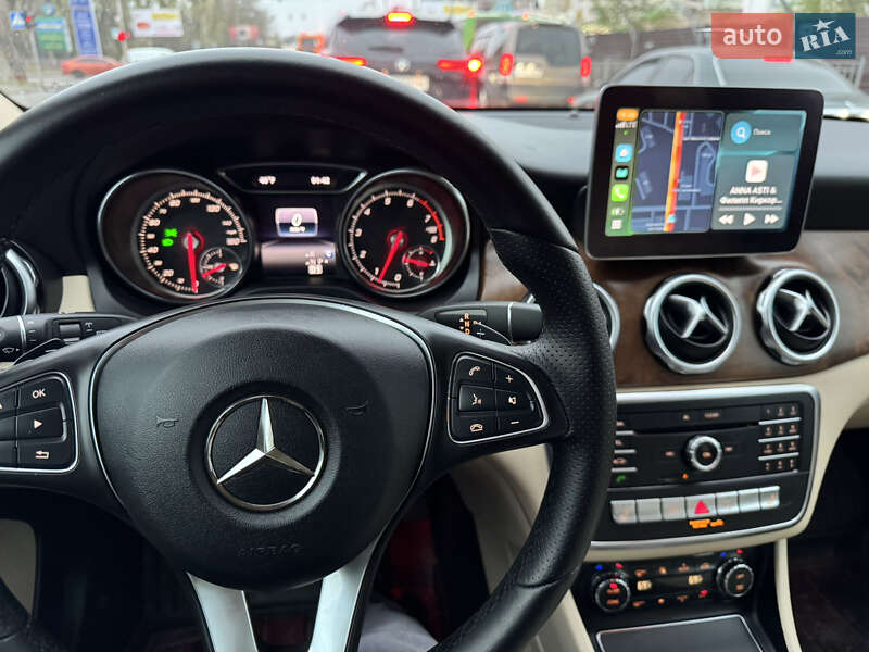 Позашляховик / Кросовер Mercedes-Benz GLA-Class 2018 в Києві