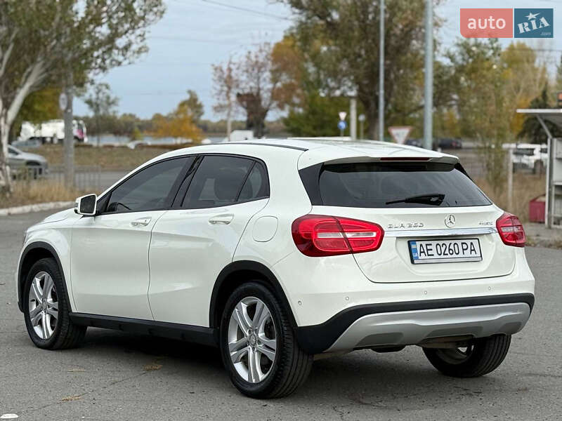 Внедорожник / Кроссовер Mercedes-Benz GLA-Class 2014 в Днепре фото 6 Внедорожник / Кроссовер Mercedes-Benz GLA-Class 2014 в Днепре