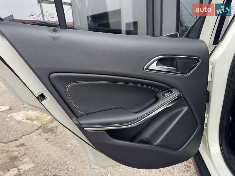 Внедорожник / Кроссовер Mercedes-Benz GLA-Class 2016 в Тернополе