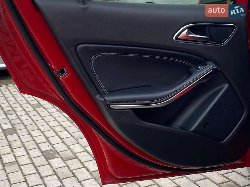 Позашляховик / Кросовер Mercedes-Benz GLA-Class 2018 в Рівному