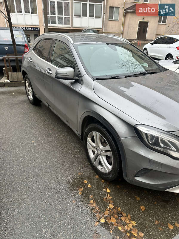 Mercedes-Benz GLA-Class 2015