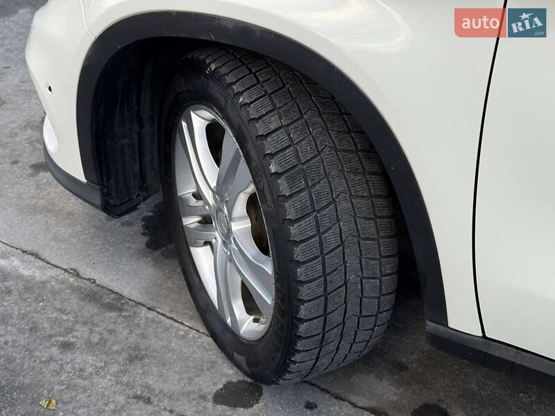 Внедорожник / Кроссовер Mercedes-Benz GLA-Class 2015 в Ровно