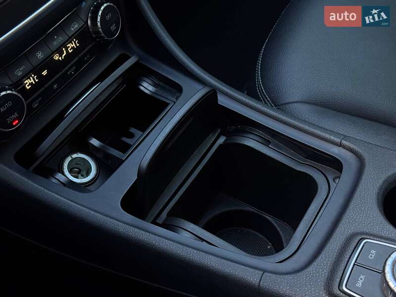 Внедорожник / Кроссовер Mercedes-Benz GLA-Class 2015 в Ровно