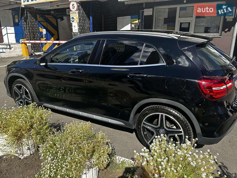 Внедорожник / Кроссовер Mercedes-Benz GLA-Class 2015 в Киеве