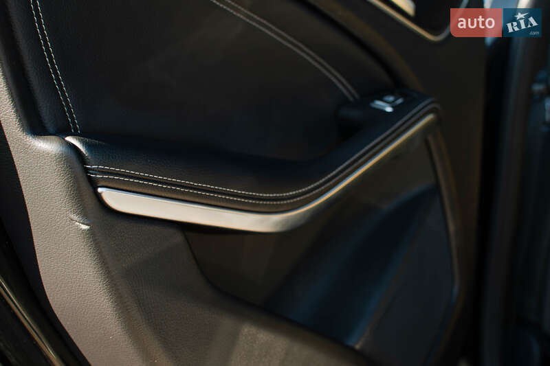 Внедорожник / Кроссовер Mercedes-Benz GLA-Class 2016 в Львове