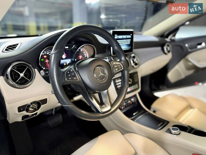 Позашляховик / Кросовер Mercedes-Benz GLA-Class 2017 в Києві