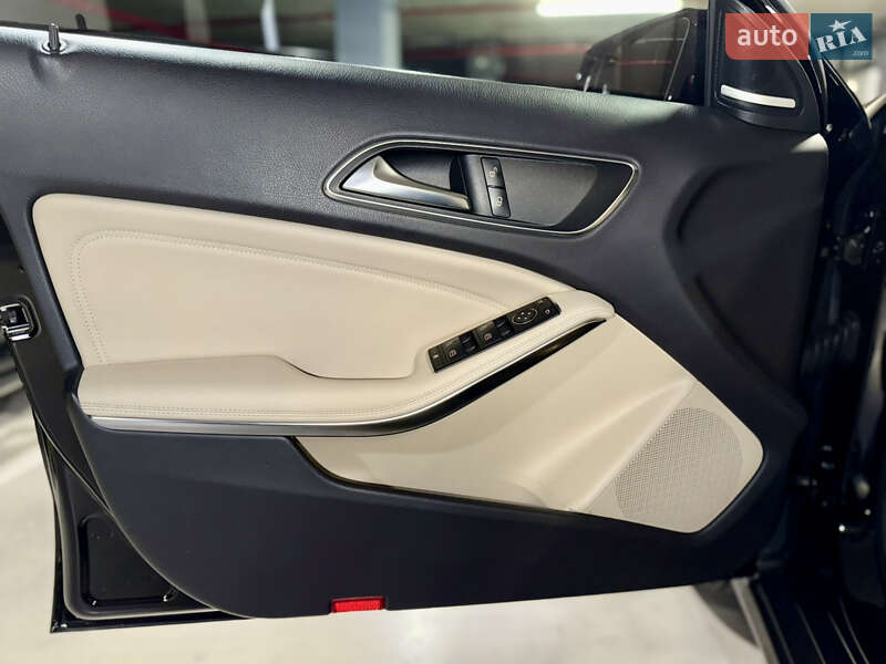 Позашляховик / Кросовер Mercedes-Benz GLA-Class 2017 в Києві