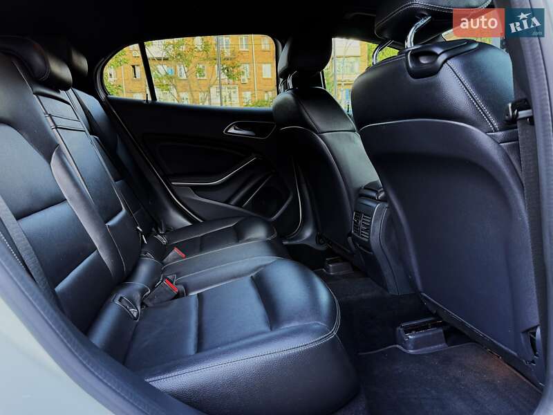 Позашляховик / Кросовер Mercedes-Benz GLA-Class 2016 в Києві