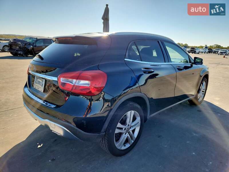 Внедорожник / Кроссовер Mercedes-Benz GLA-Class 2019 в Тернополе