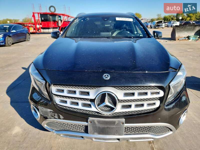 Внедорожник / Кроссовер Mercedes-Benz GLA-Class 2019 в Тернополе